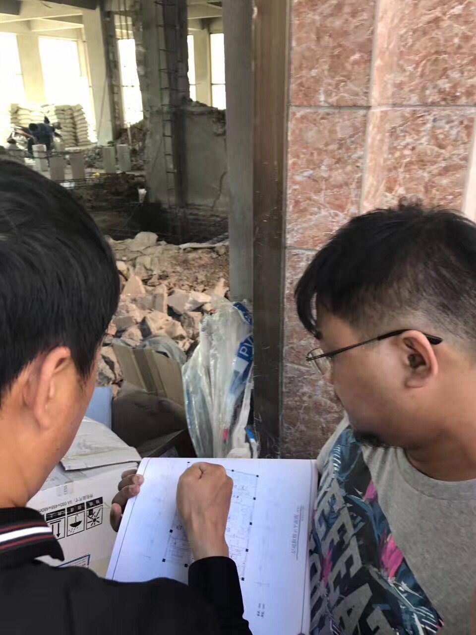 2017-06-10 成功簽約湖北荊州量販KTV項目