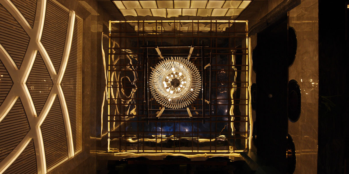 昆明三人空間量販?zhǔn)終TV設(shè)計實景-楊彥